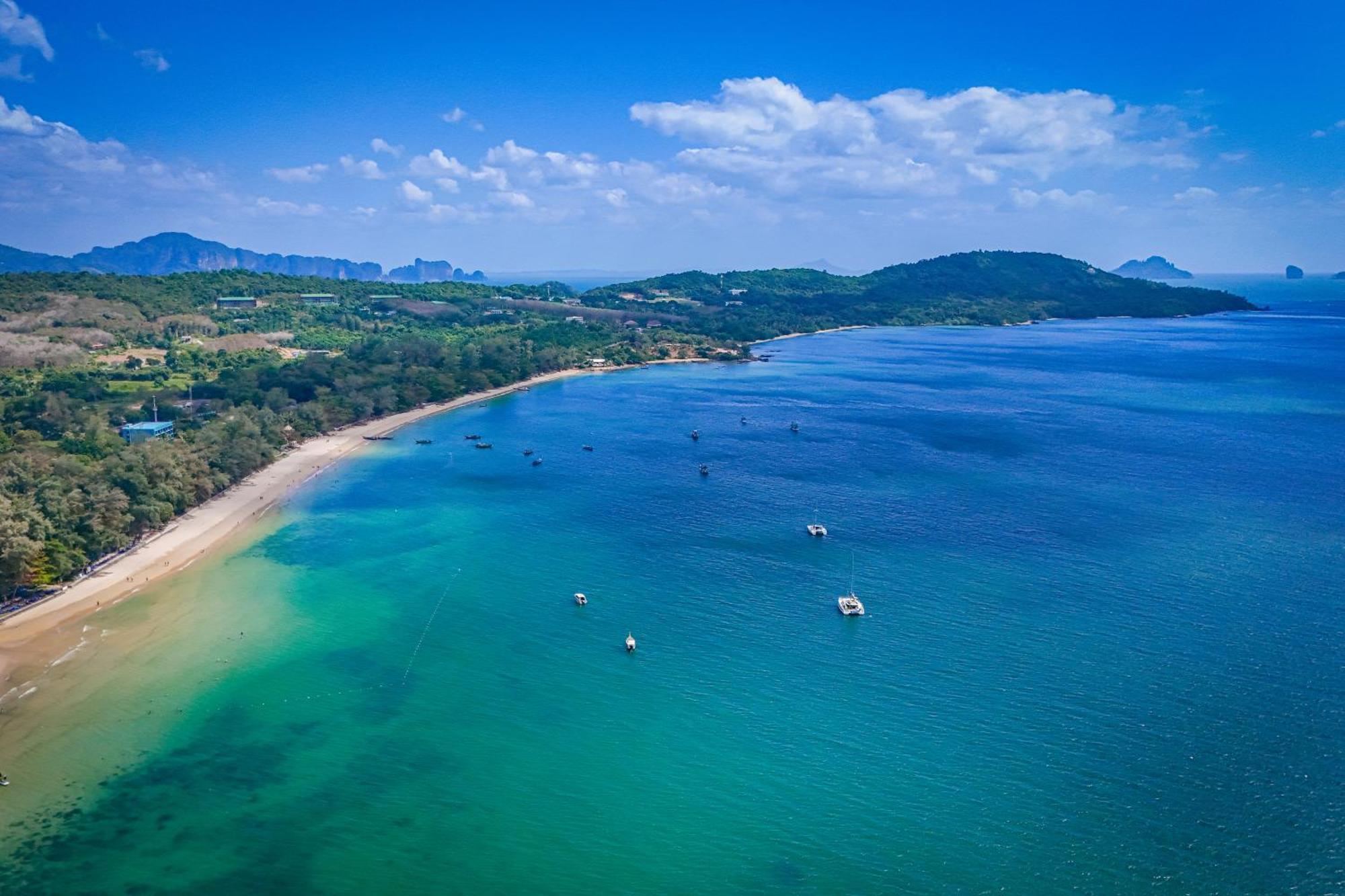 Dusit Thani Krabi Beach Resort - Sha Extra Plus Klong Muang Beach Exterior foto Aerial view of the bay