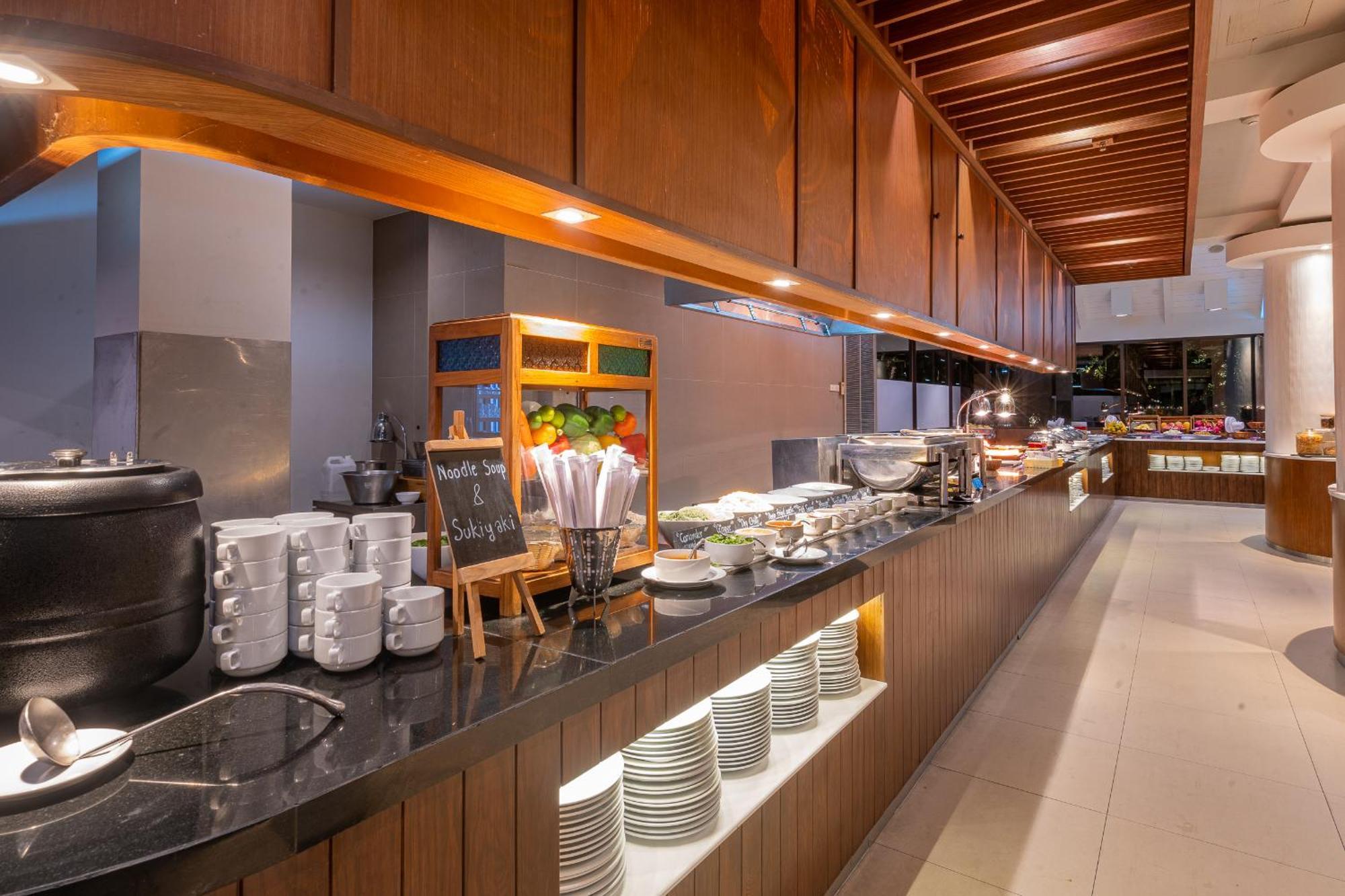 Dusit Thani Krabi Beach Resort - Sha Extra Plus Klong Muang Beach Exterior foto The buffet at the hotel