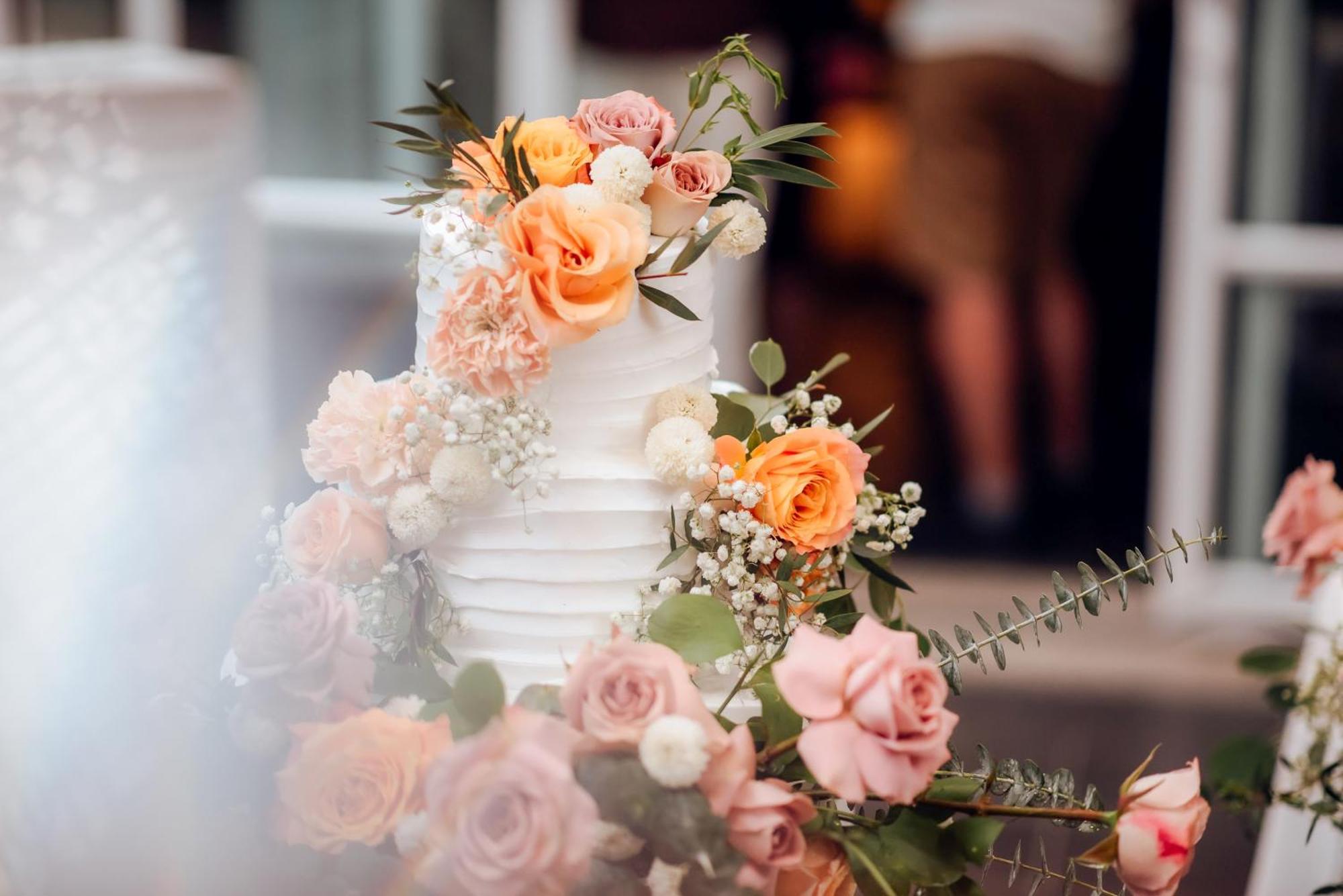 Dusit Thani Krabi Beach Resort - Sha Extra Plus Klong Muang Beach Exterior foto A wedding cake