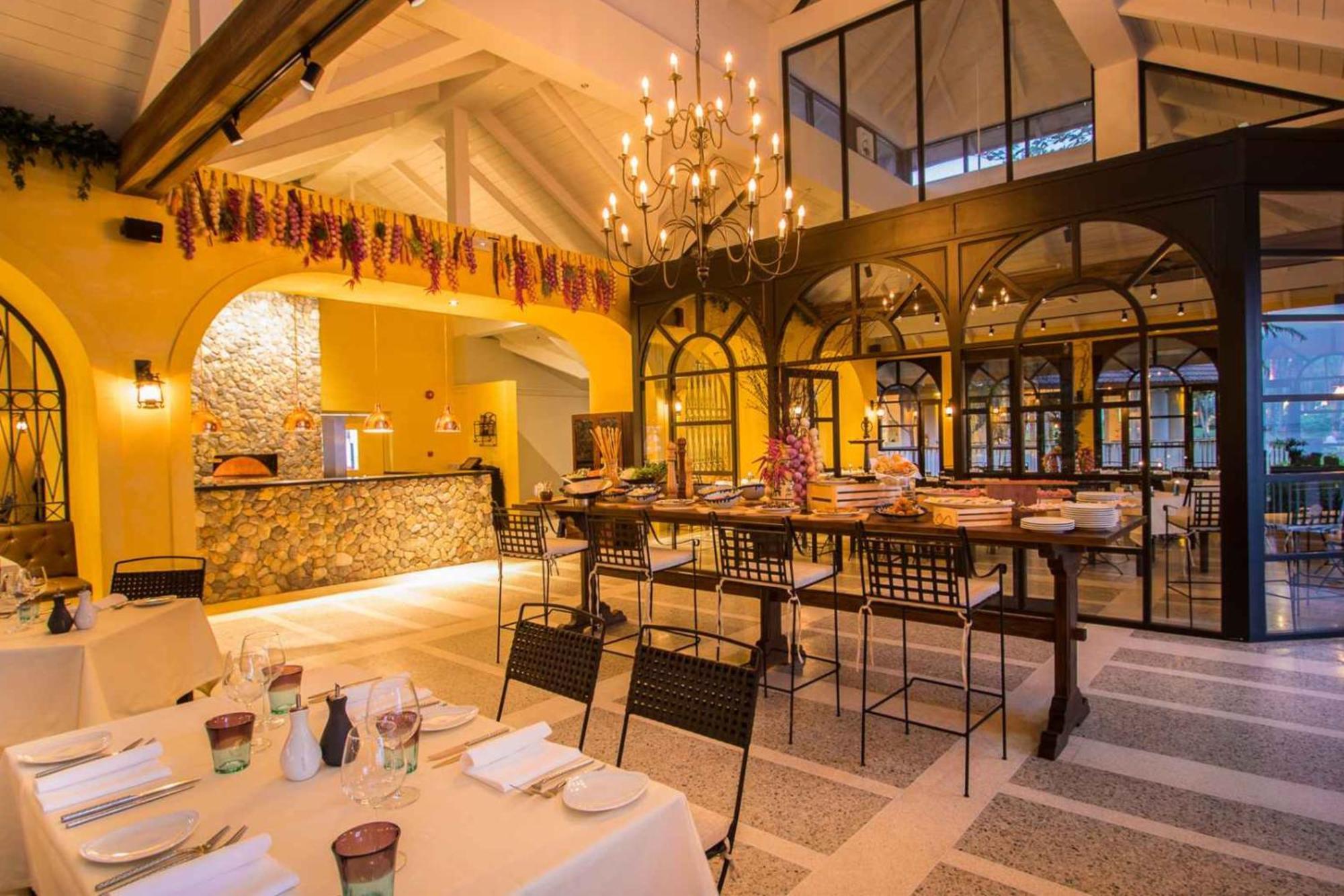 Dusit Thani Krabi Beach Resort - Sha Extra Plus Klong Muang Beach Exterior foto The interior of the restaurant